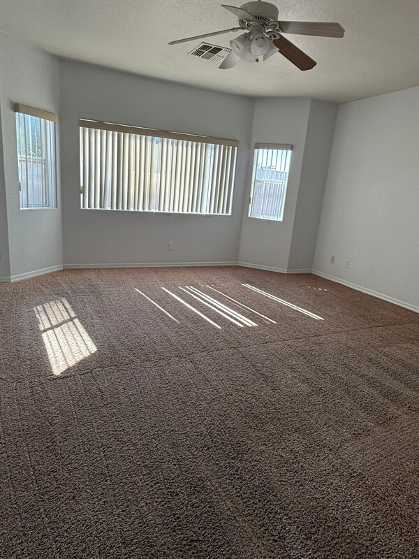 Building Photo - 2117 Buena Vista Dr