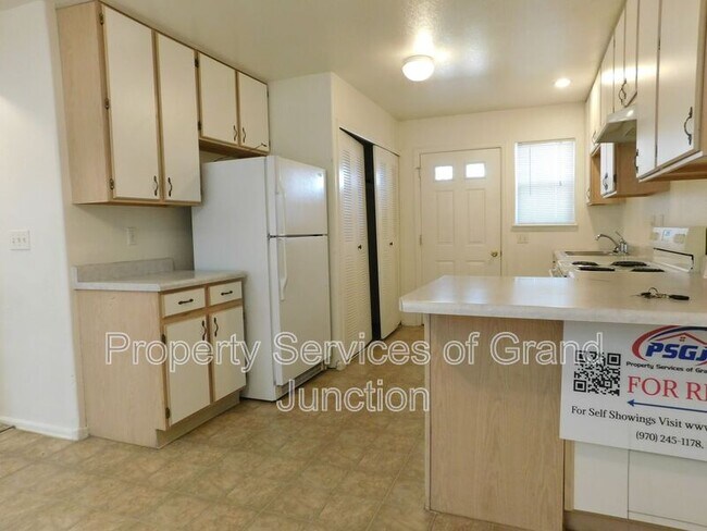 Building Photo - 456 Stepping Stone Ct