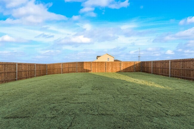 Building Photo - 1504 Twin Frks Dr