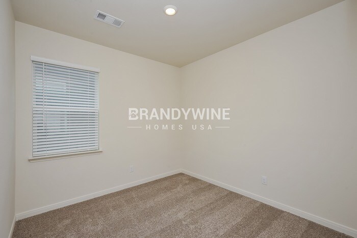 Building Photo - 1437 Woodwinds Dr