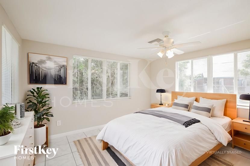 Building Photo - 22 Willow St