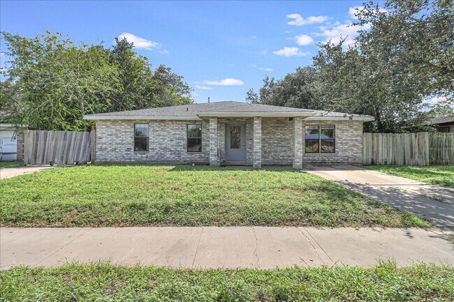 Building Photo - 2111 E Lott Ave
