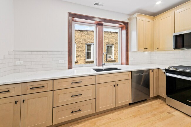 Building Photo - 4834 N Springfield Ave