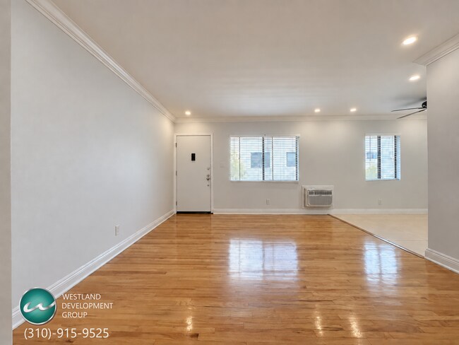 Interior Photo - 1506 S Barrington