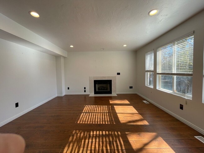 Building Photo - 4111 W 9580 S