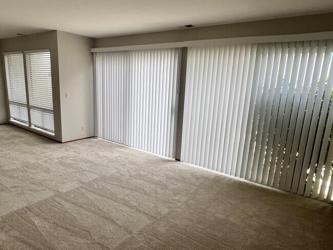 Building Photo - 111 Escobar Ct