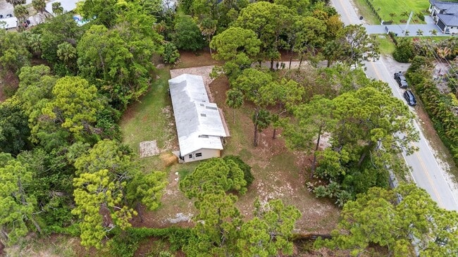 Building Photo - 16932 Okeechobee Blvd