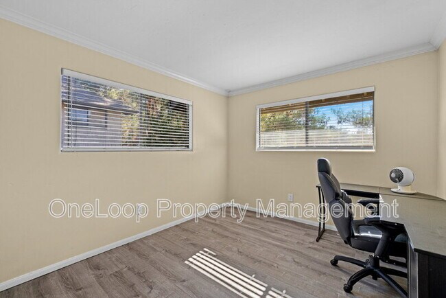 Building Photo - 2648 Alpine Blvd
