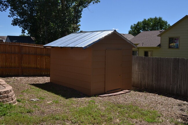 Building Photo - Cozy 4 Bedroom Bi-level in Security/Widefield