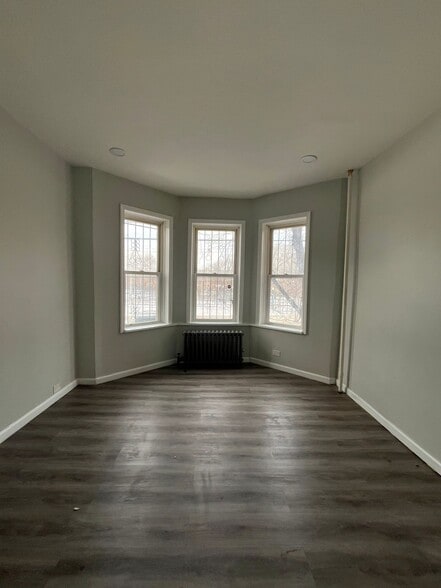 Building Photo - 122 Bergen Ave