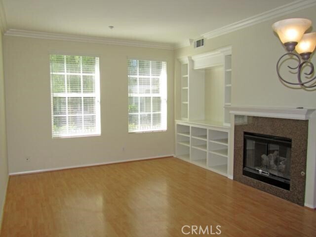 Building Photo - 46 Strawflower St