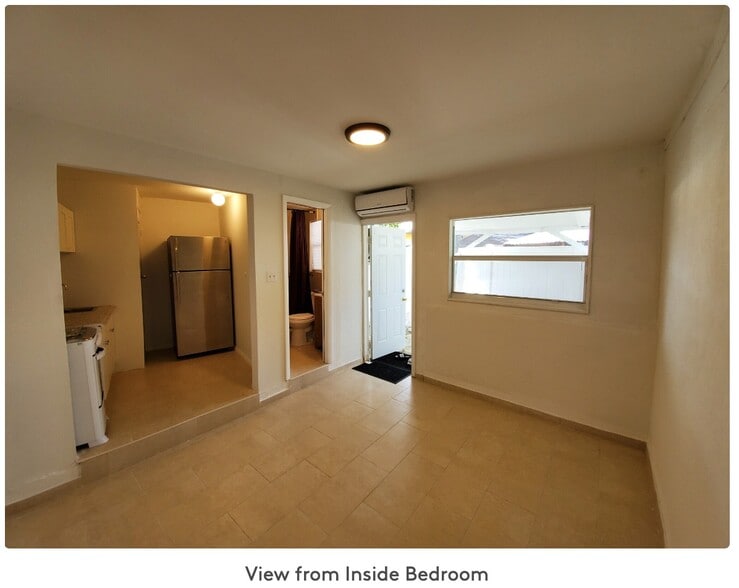 Building Photo - 410 SE 13th Ct