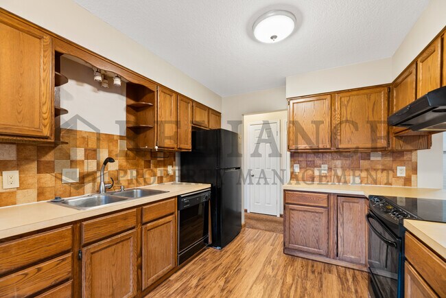 Building Photo - 1417 S Goebel Cir
