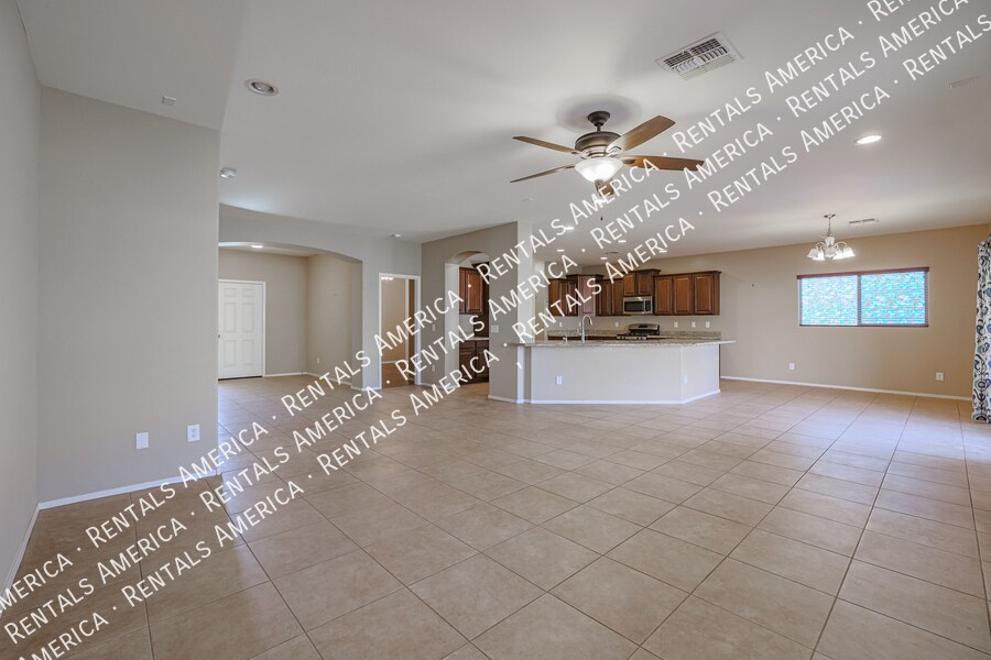 Building Photo - 2954 E Coconino Dr