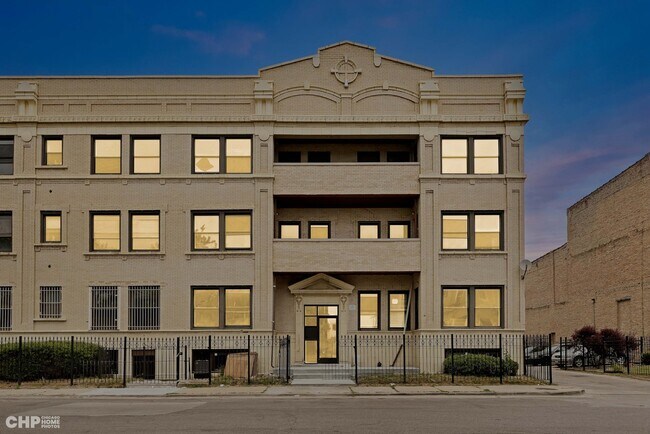 Primary Photo - 416 E 44th St