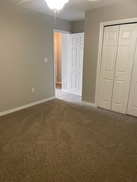 Building Photo - "Charming 2-Bed Townhouse Oasis - Prime Fort Walton Beach Location!"