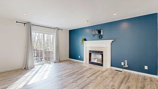 Building Photo - 12 Coldbrook Rd