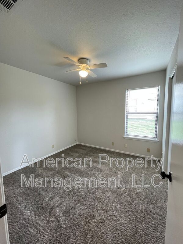 Building Photo - 13143 E 44th St