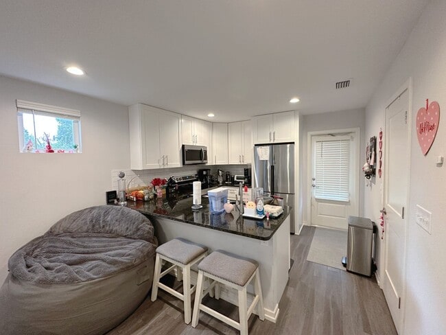 Building Photo - Porter's Parkside -  2 Bedroom, 2 Bathroom...