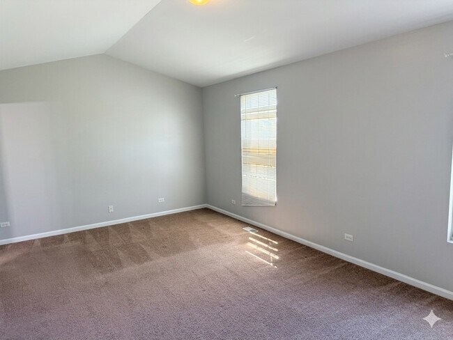 Building Photo - 1513 Bristol Ln
