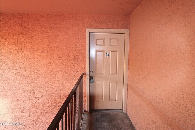 Building Photo - 507 E 10th Ave