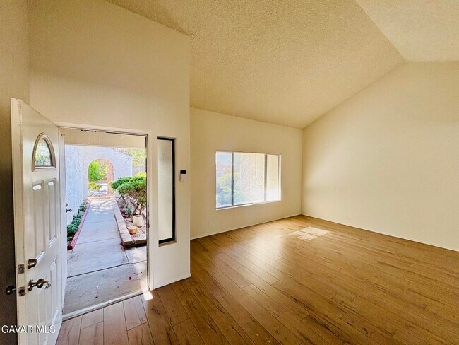 Building Photo - 36778 Spanish Broom Dr