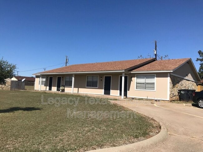 Primary Photo - 1410 Courtney Pl