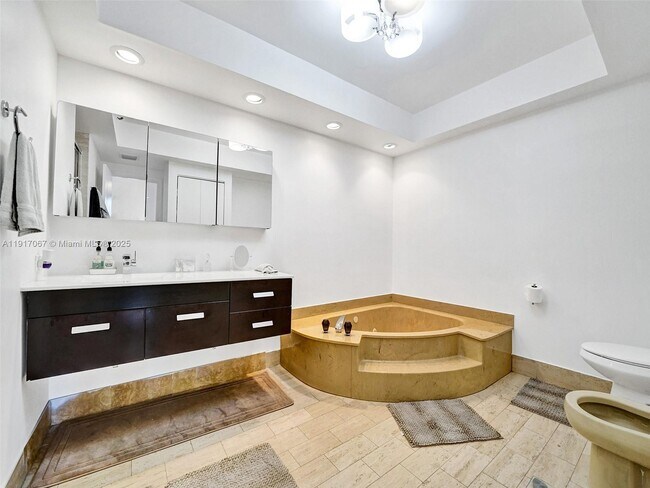 Building Photo - 20281 E Country Club Dr