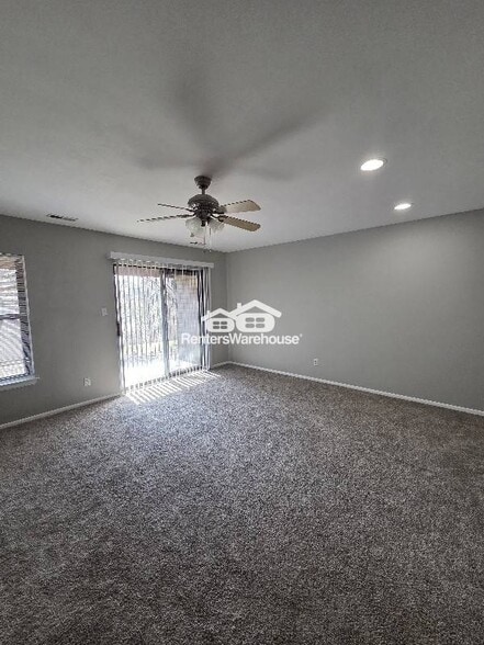 Building Photo - 935 Quail Meadows Ct