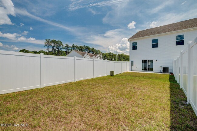 Building Photo - 7110 Fisk Dr