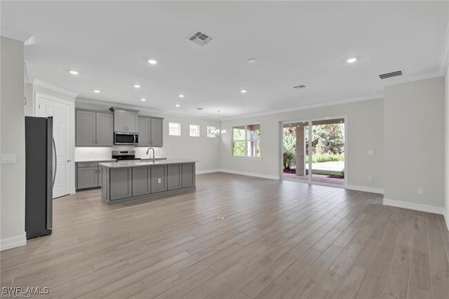 Building Photo - 319 Tamarindo Ln