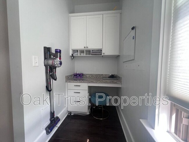 Building Photo - 244 Great Lawn Dr