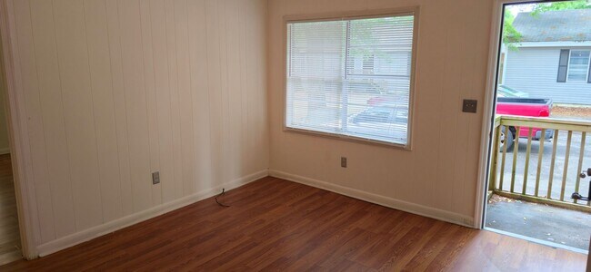 Building Photo - leaphart1327