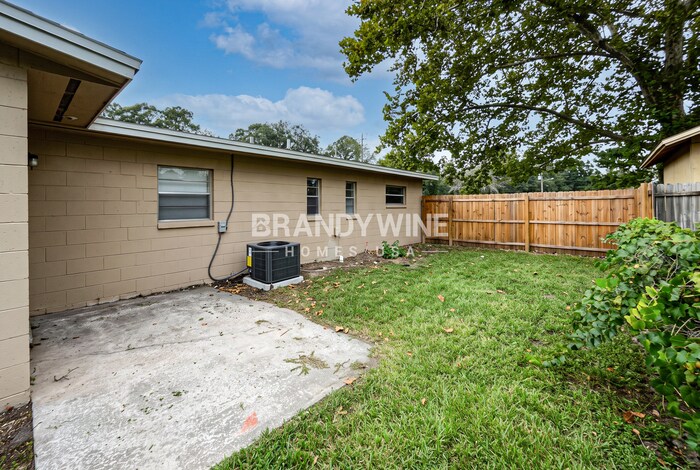 Building Photo - 5649 Falcon St W