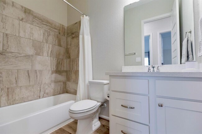 Building Photo - 30103 Aralia Dr