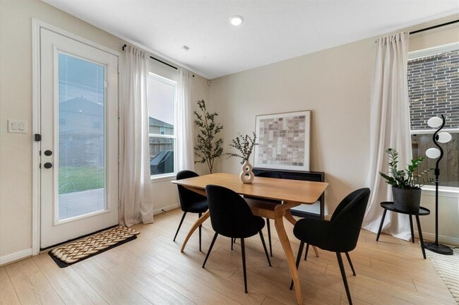 Building Photo - 2860 Grand Anse Dr