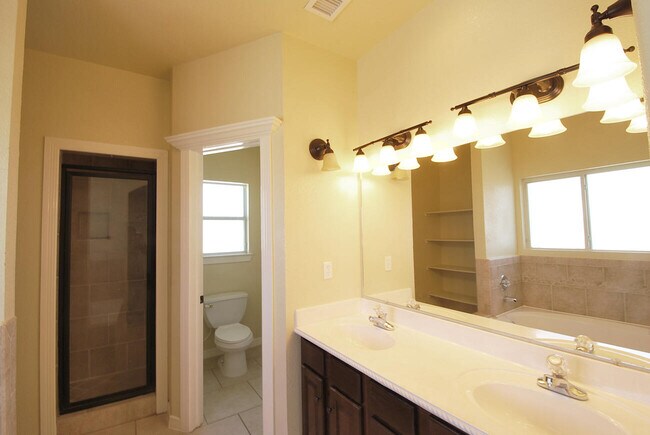 Building Photo - 5513 Ignacio Frias Dr