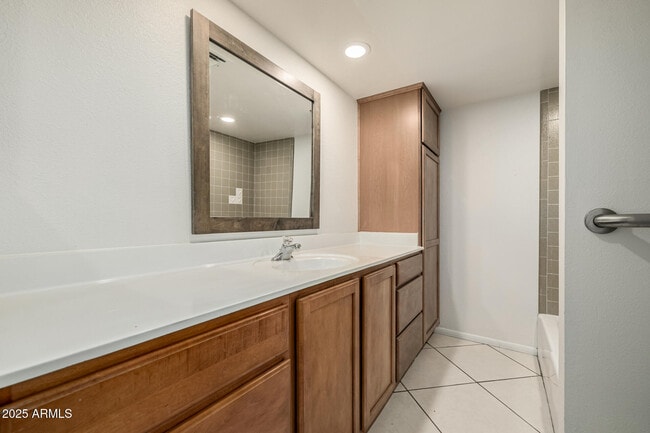 Building Photo - 3738 E Glenrosa Ave