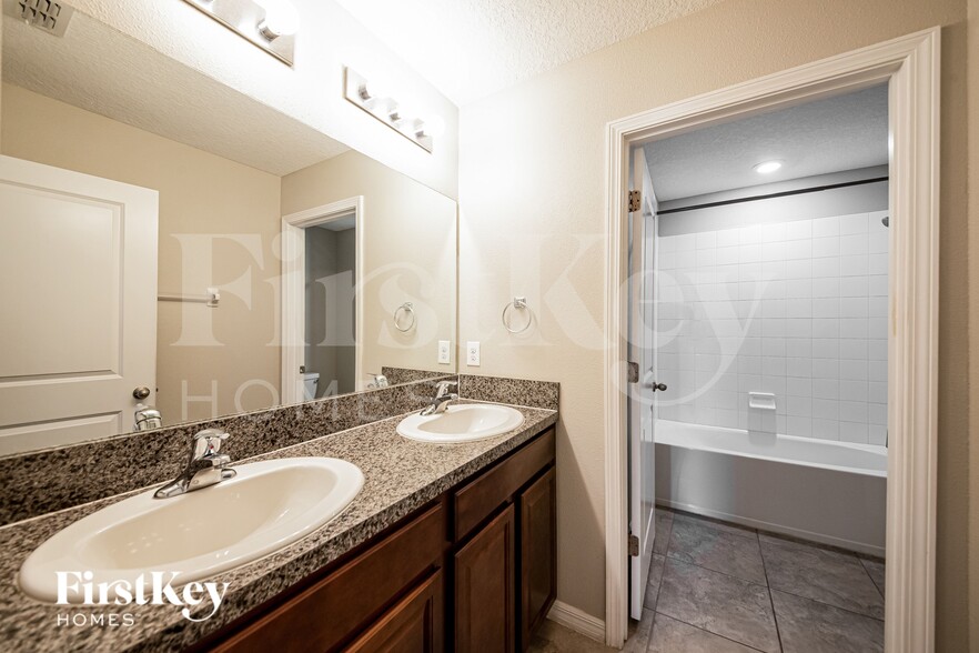 Building Photo - 5041 Brickwood Rise Dr