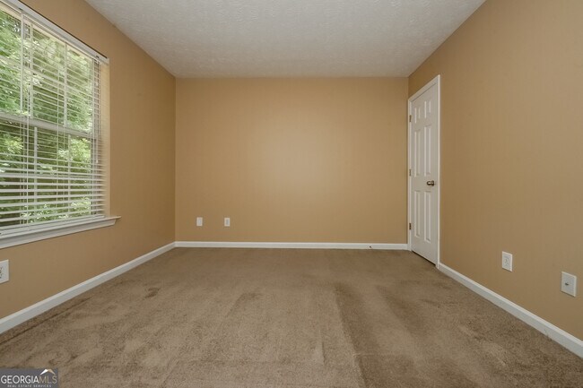 Building Photo - 1488 Buckingham Pl