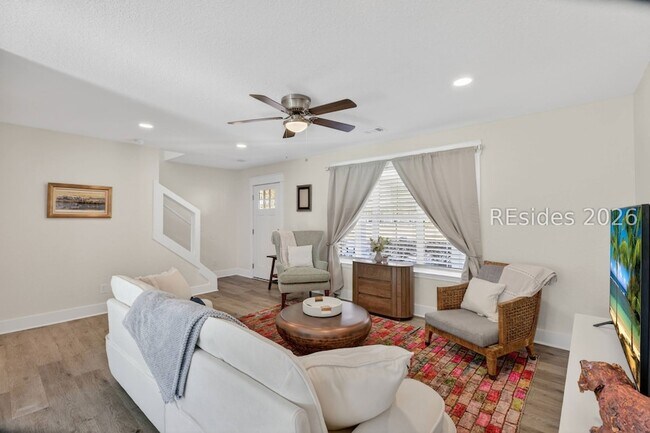 Building Photo - 225 University Pkwy