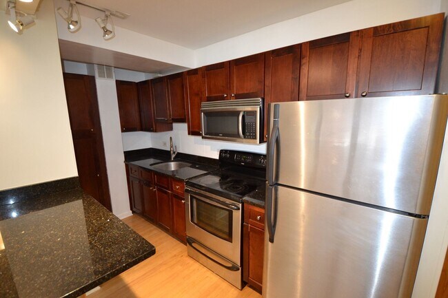 Building Photo - 4180 N Marine Dr