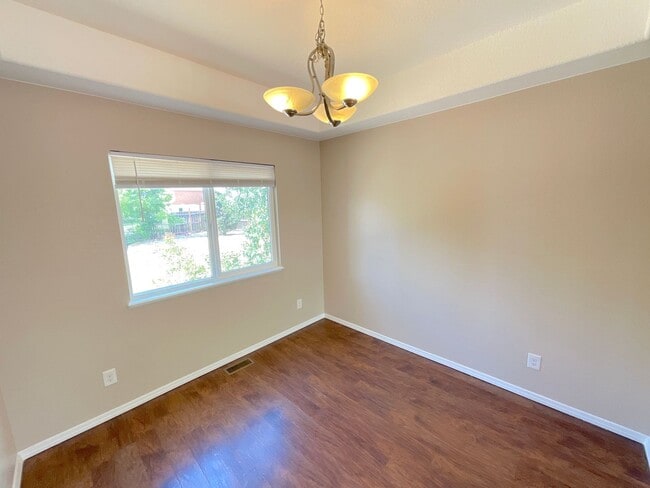 Building Photo - 4 Bedroom Home Available Near Peterson Rd & Constitution Ave!