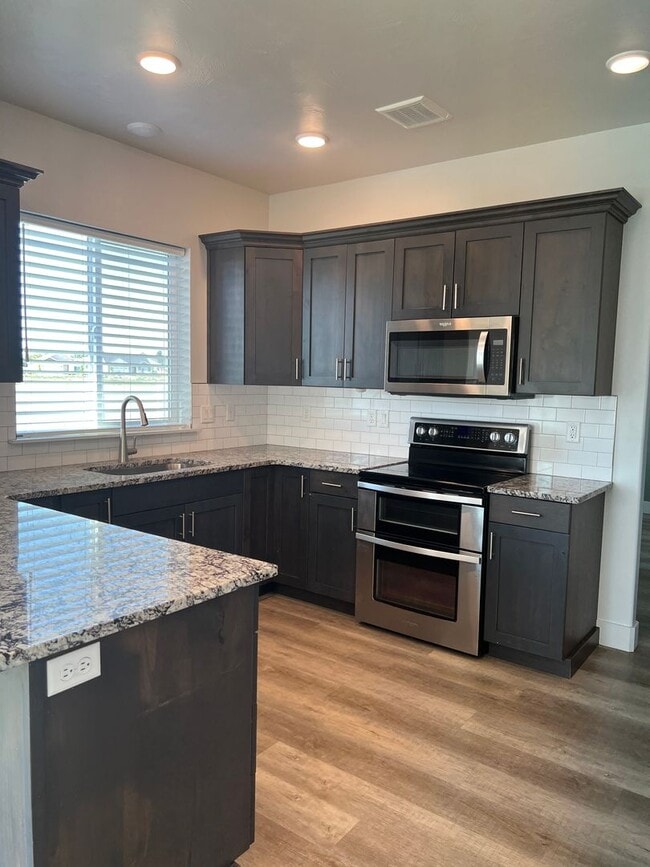 Building Photo - Beautiful 4 bed 2.5 bath home in the desirable Summerfield Subdivision