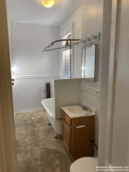 Building Photo - 5 Walbridge St