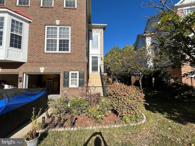 Building Photo - 13044 Rose Petal Cir