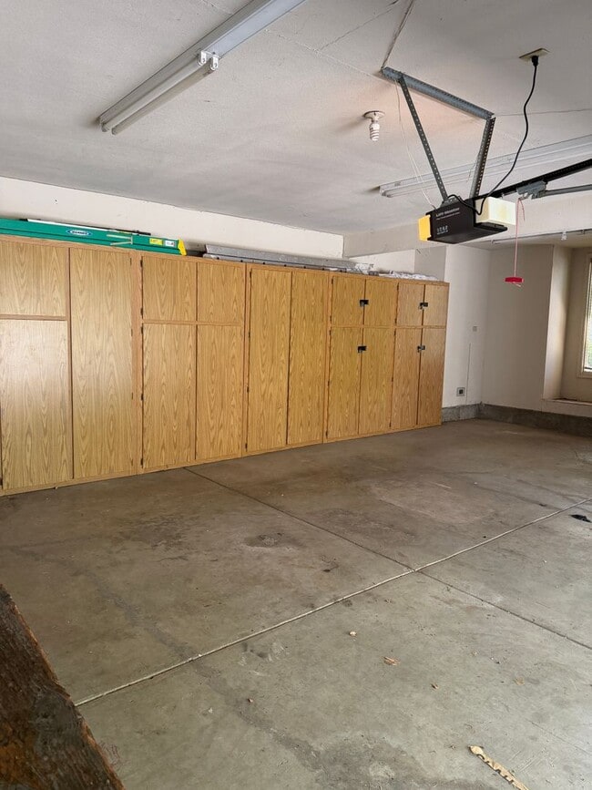 Building Photo - 742 Liquidamber Pl
