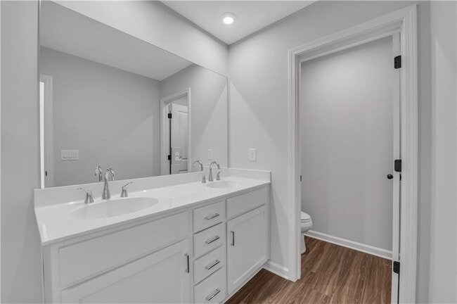 Building Photo - 865 York Aly