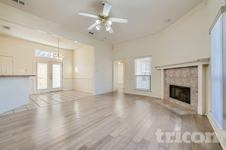 Building Photo - 5933 Sagebrush Trail