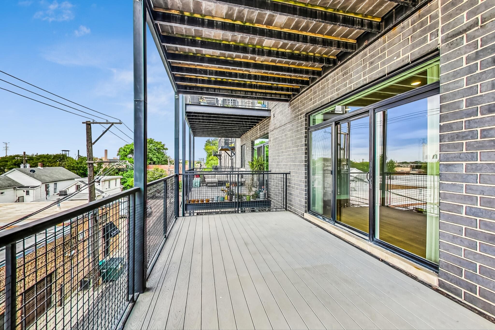 Building Photo - 1641 W Grand Ave